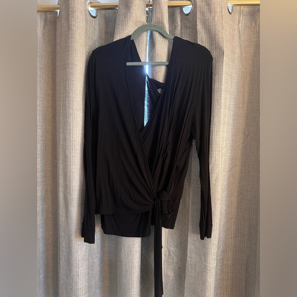 LIVI long sleeved wrap top